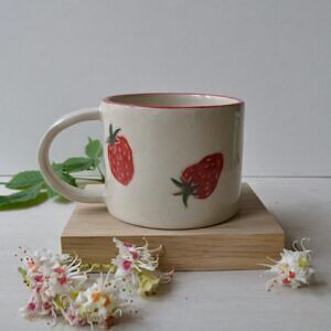 Kubek w truskawki - 300 ml