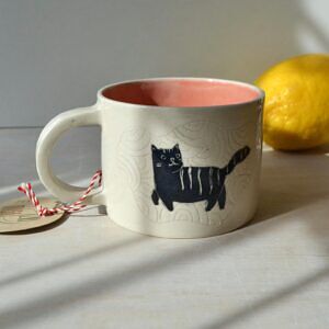 Kubek z czarnym kotem
