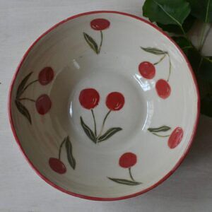 Miska w wisienki